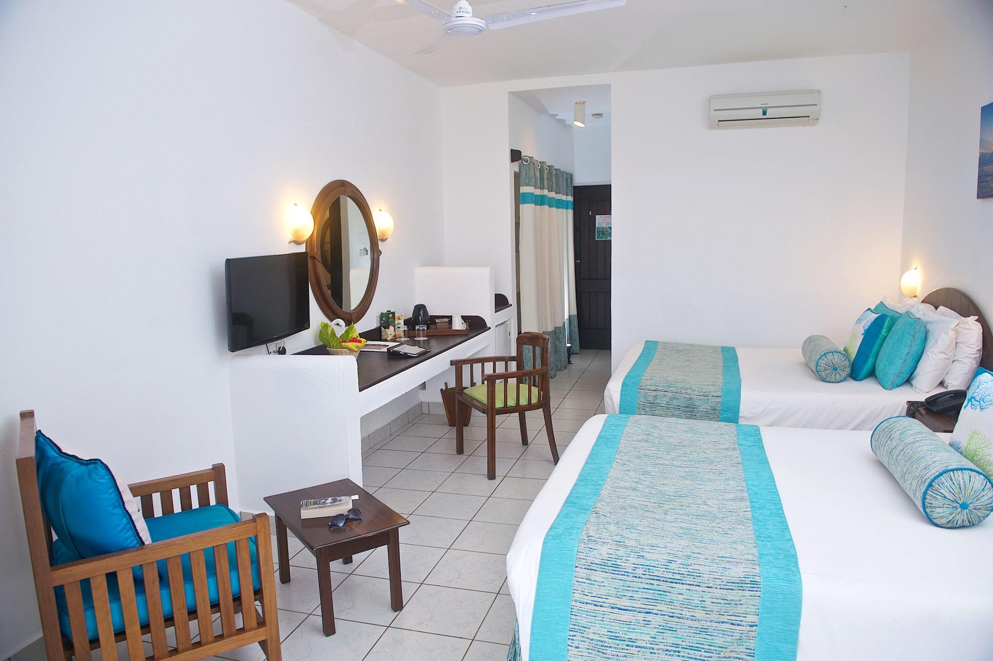 Voyager Beach Resort Mombasa Exterior photo