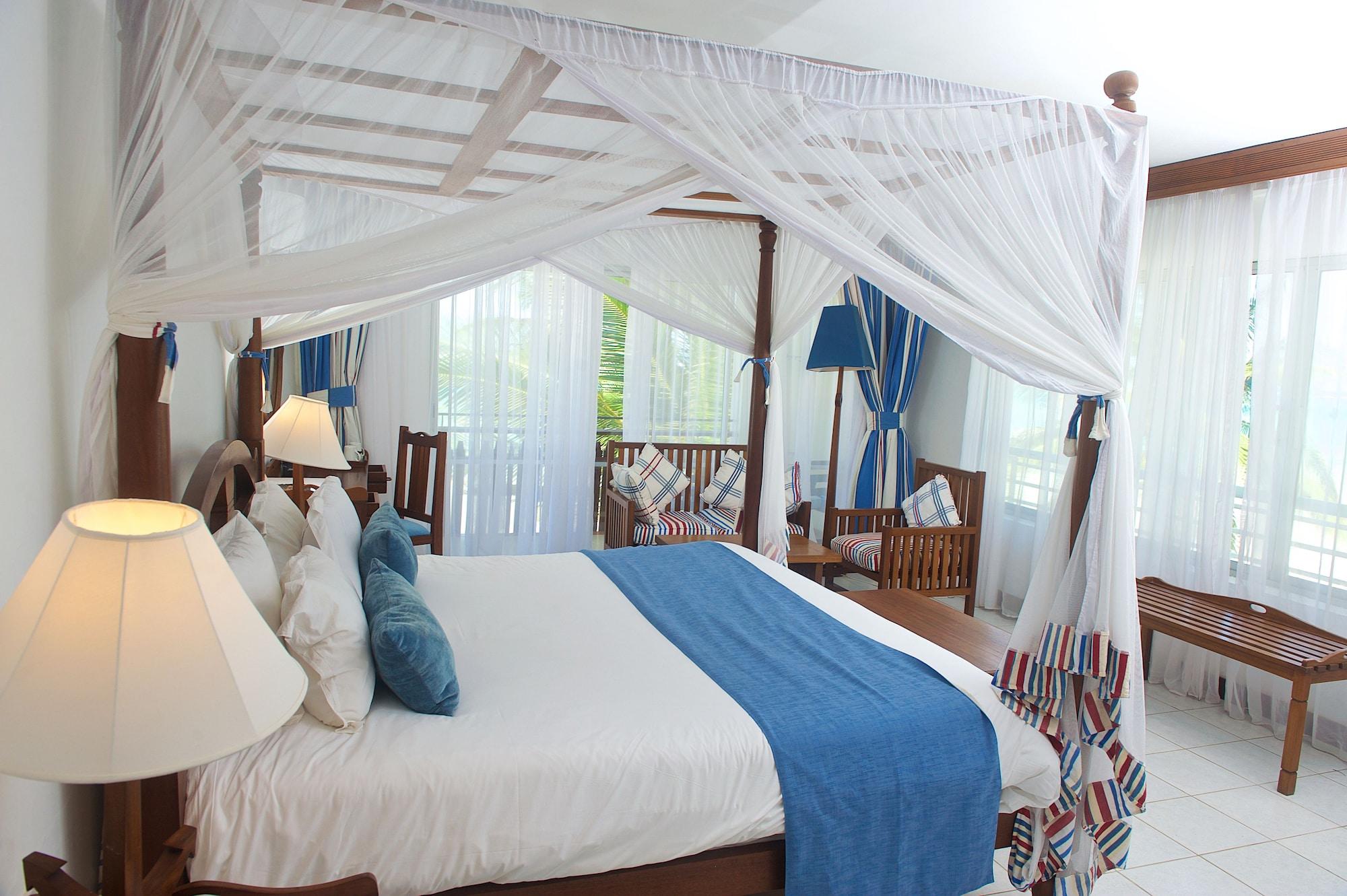 Voyager Beach Resort Mombasa Exterior photo