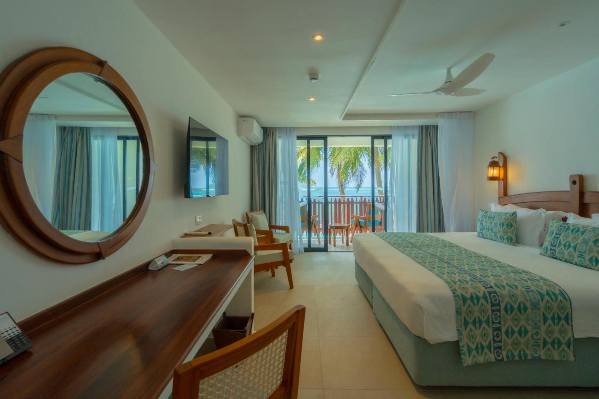 Voyager Beach Resort Mombasa Exterior photo