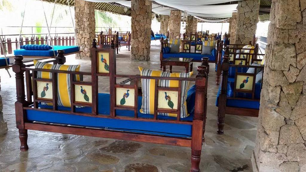 Voyager Beach Resort Mombasa Exterior photo
