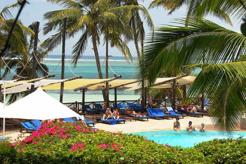 Voyager Beach Resort Mombasa Exterior photo