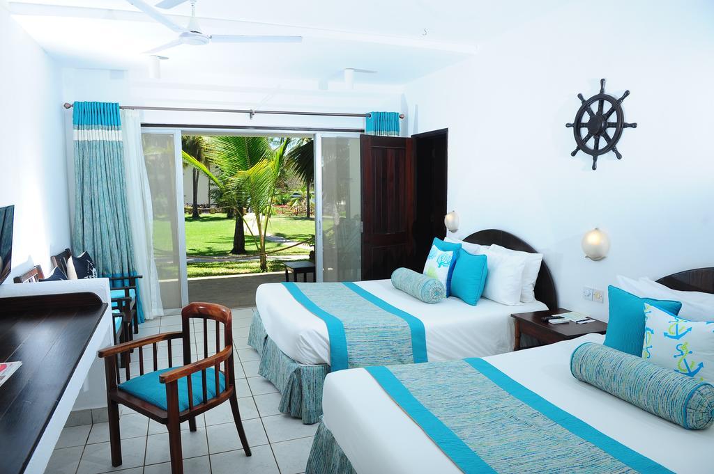 Voyager Beach Resort Mombasa Exterior photo