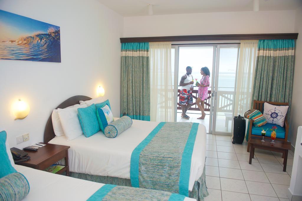 Voyager Beach Resort Mombasa Exterior photo