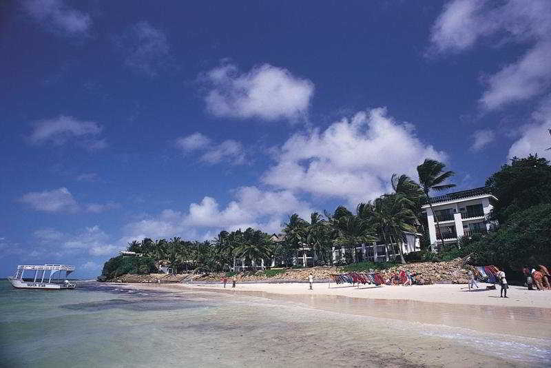 Voyager Beach Resort Mombasa Exterior photo