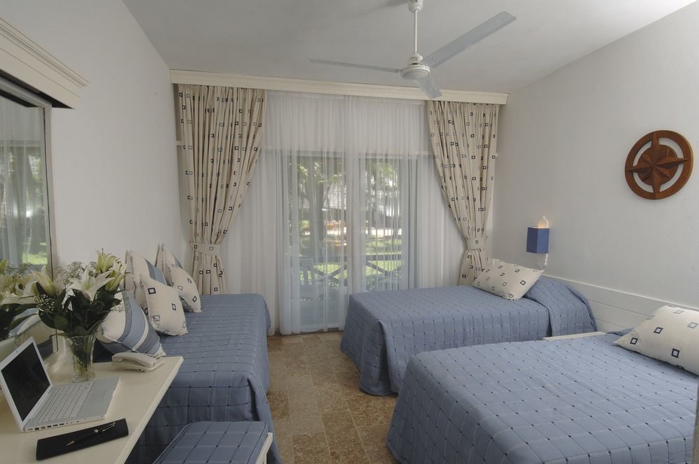 Voyager Beach Resort Mombasa Exterior photo