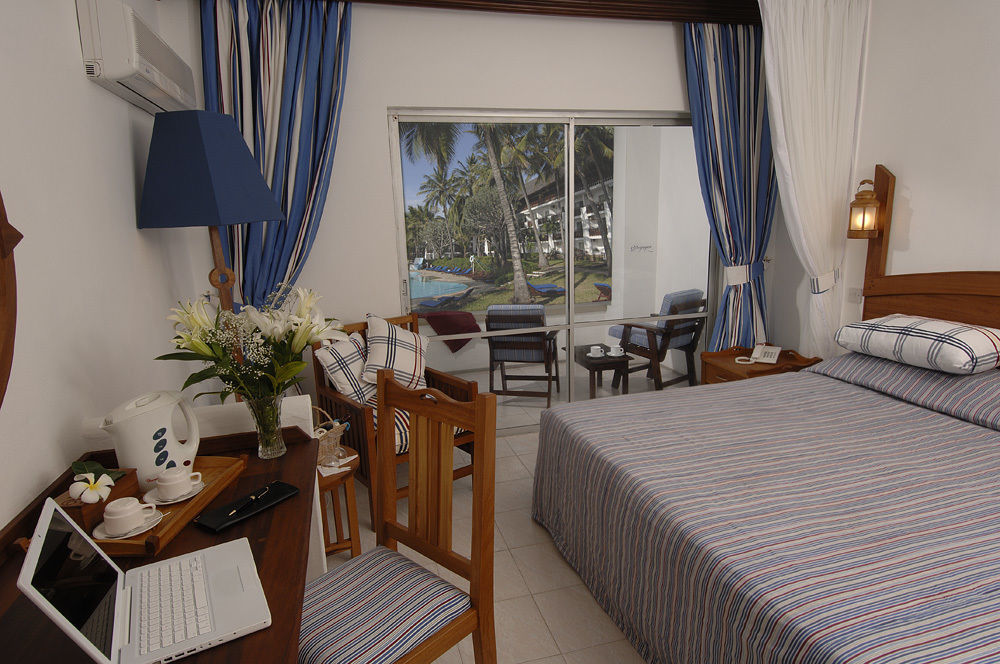 Voyager Beach Resort Mombasa Exterior photo