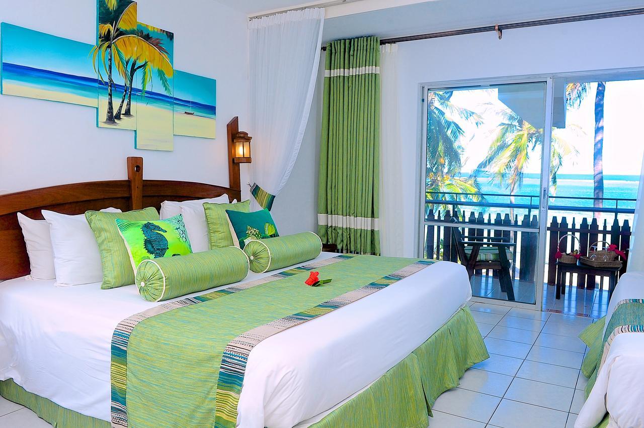Voyager Beach Resort Mombasa Exterior photo
