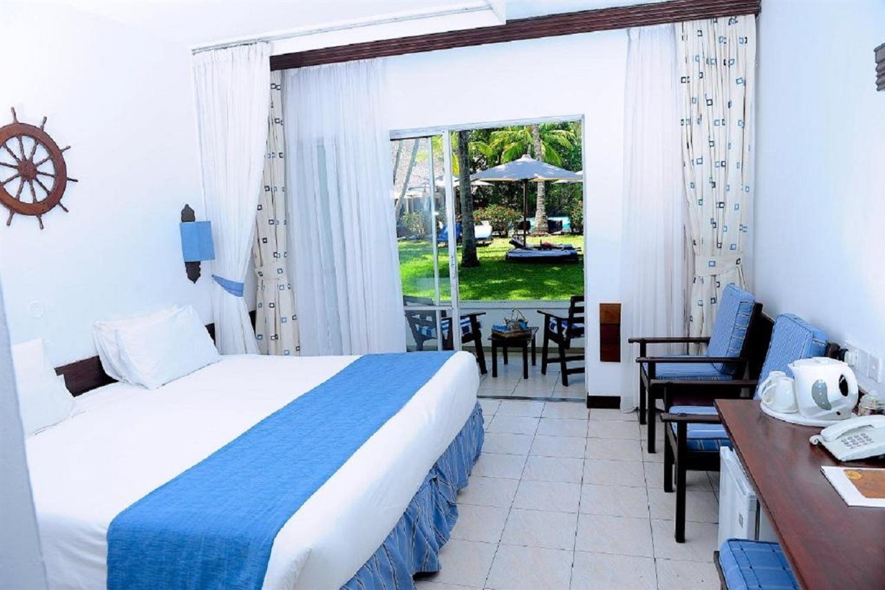 Voyager Beach Resort Mombasa Exterior photo